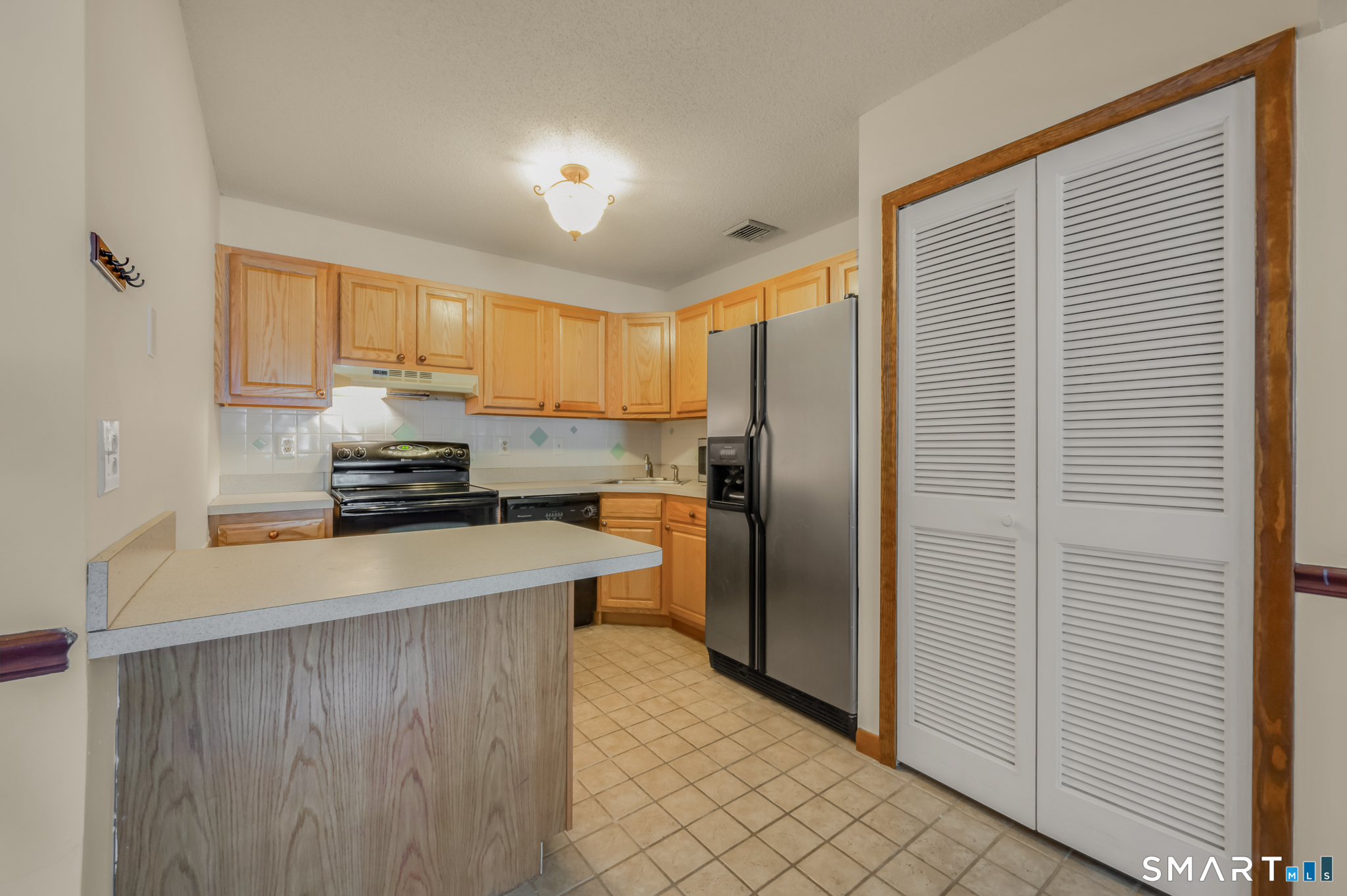1301 Twin Circle Drive South Windsor CT 06074