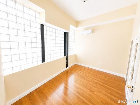 105 Bank Street Waterbury CT 06702