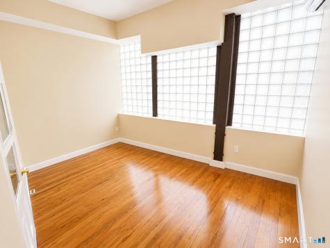 105 Bank Street Waterbury CT 06702