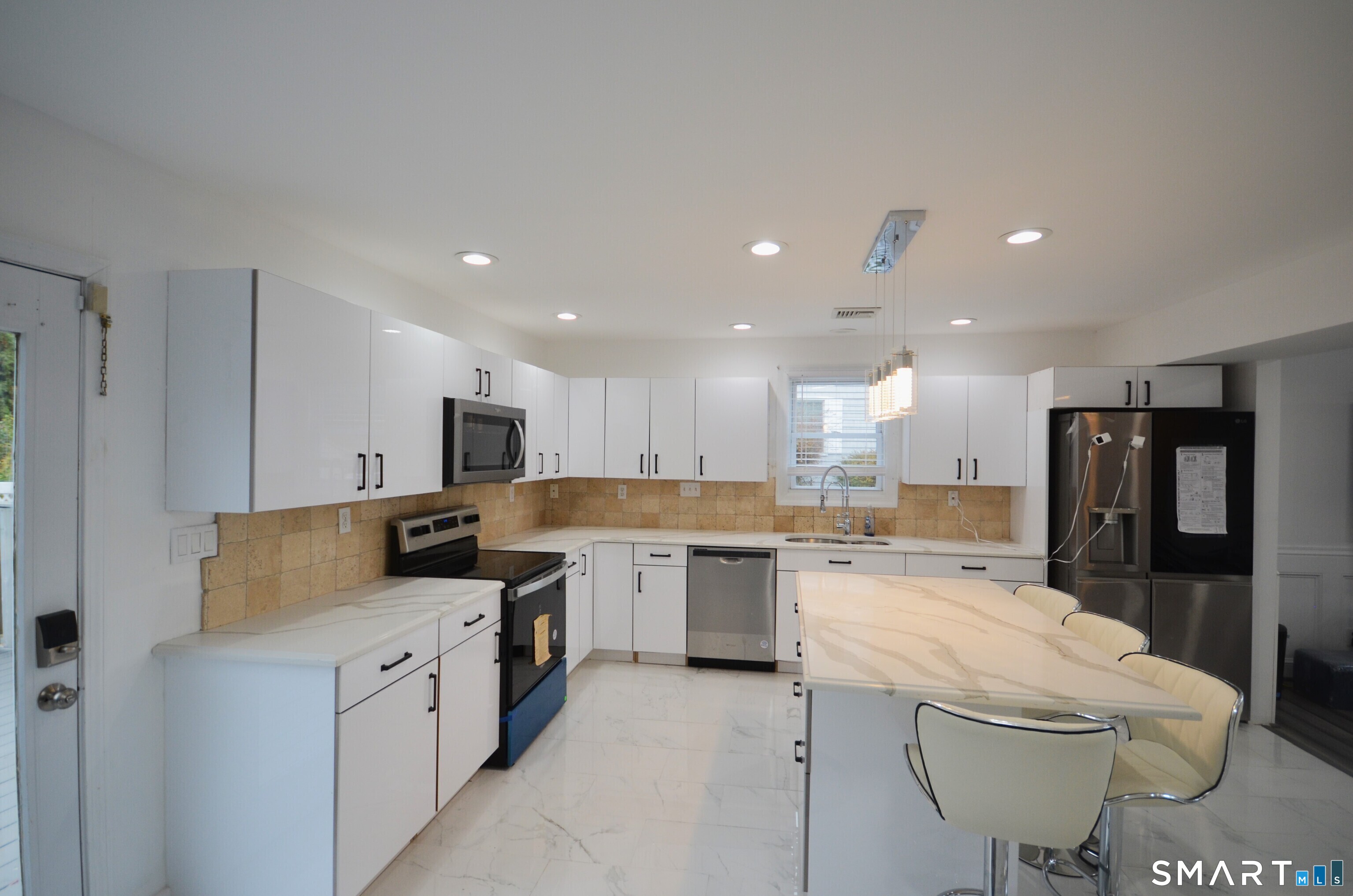 41 Sorensen Road West Haven CT 06516