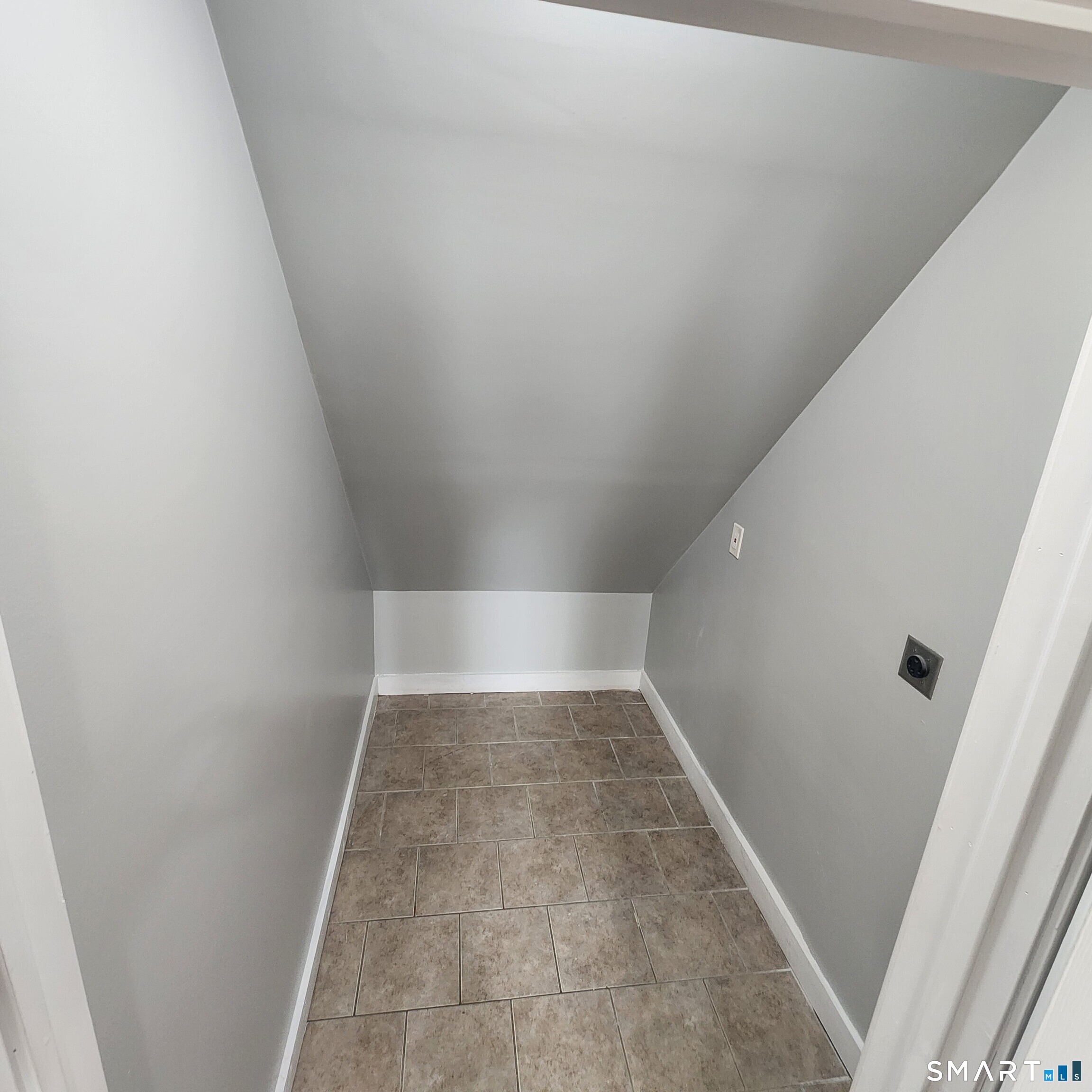 351 Hillside Avenue Hartford CT 06106