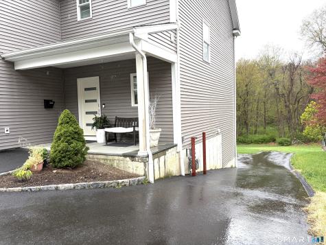 28-A Jefferson Avenue Danbury CT 06810