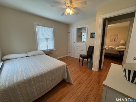 42 Parkway South New London CT 06320
