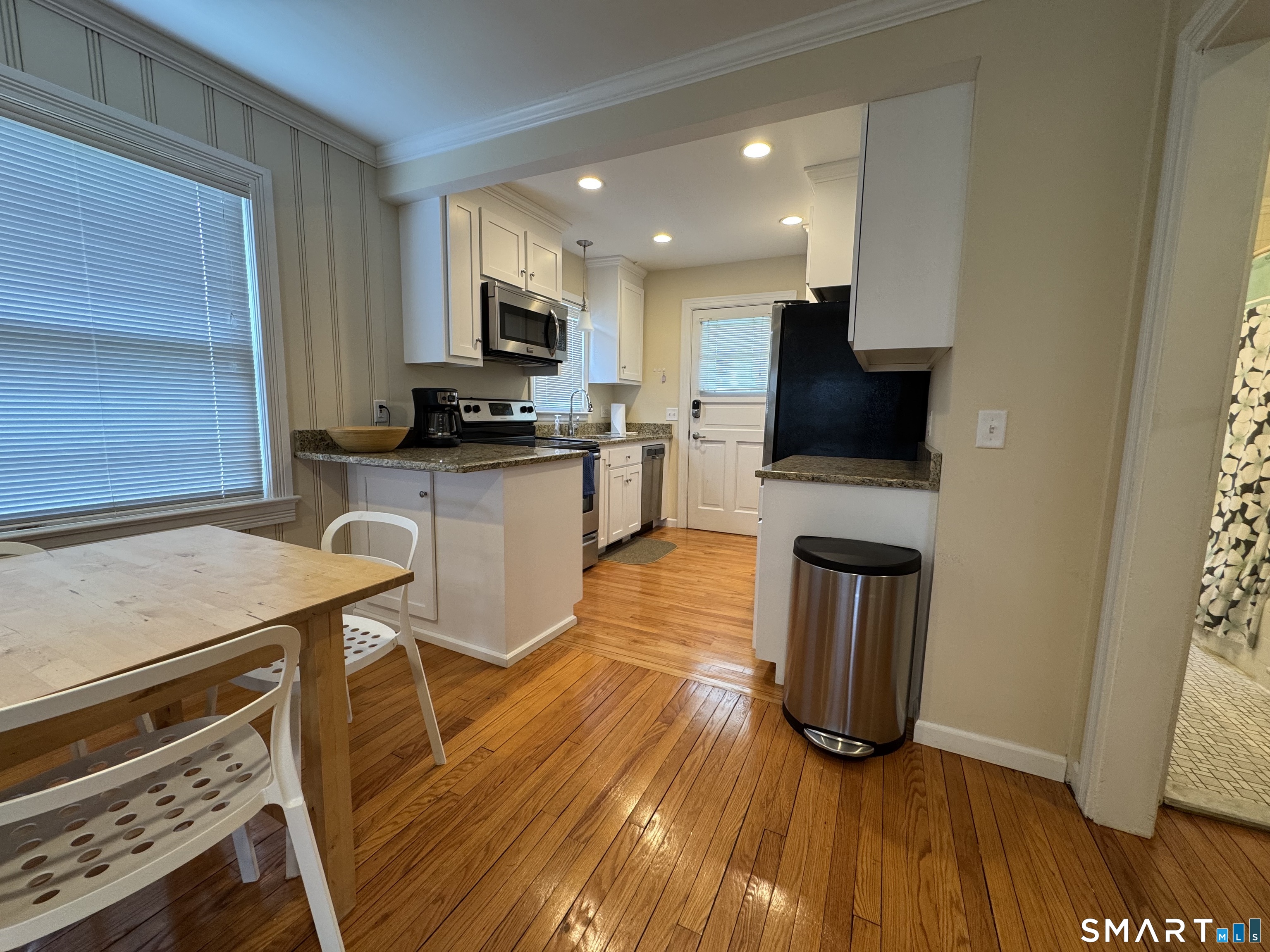 42 Parkway South New London CT 06320