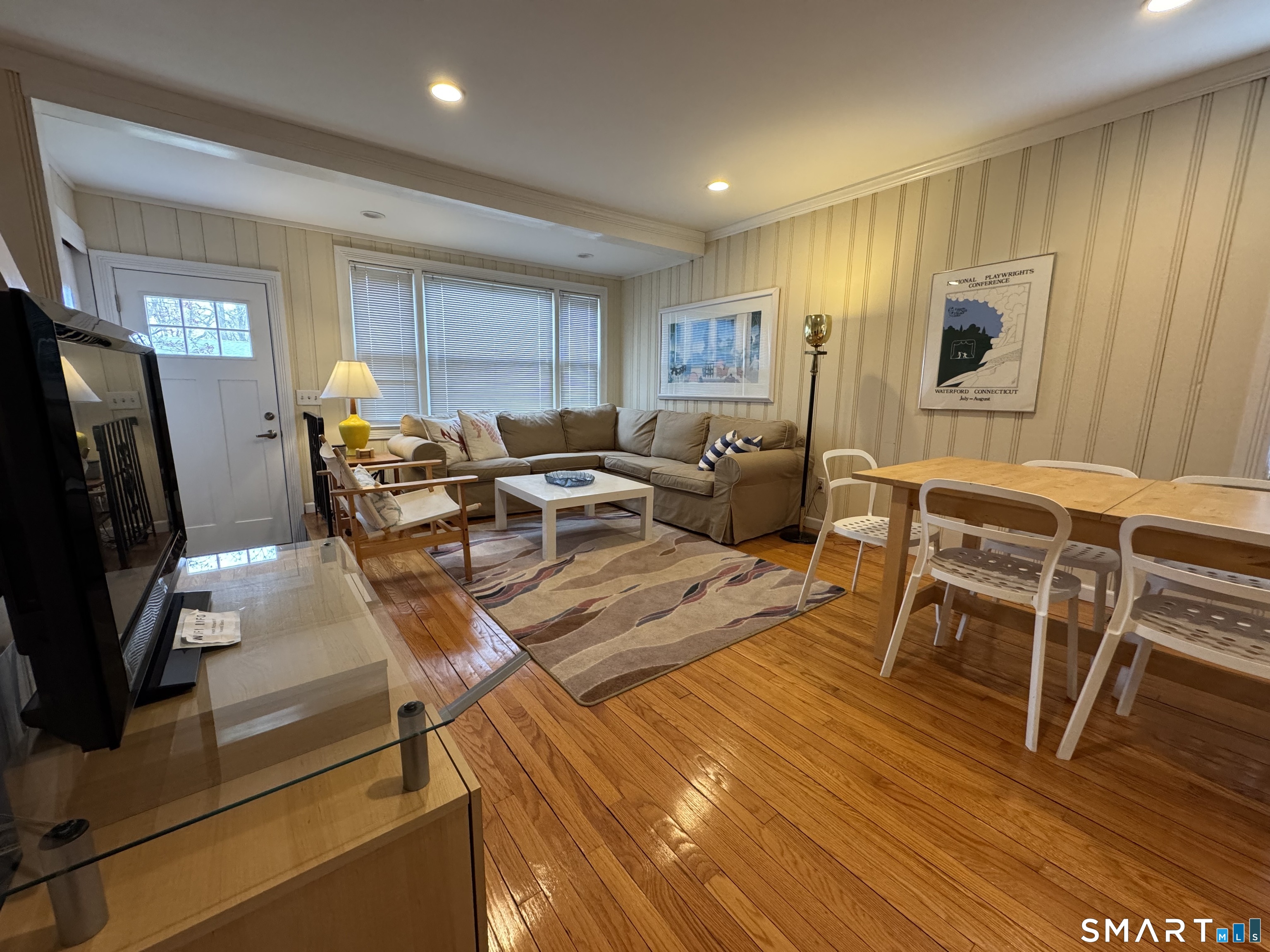 42 Parkway South New London CT 06320