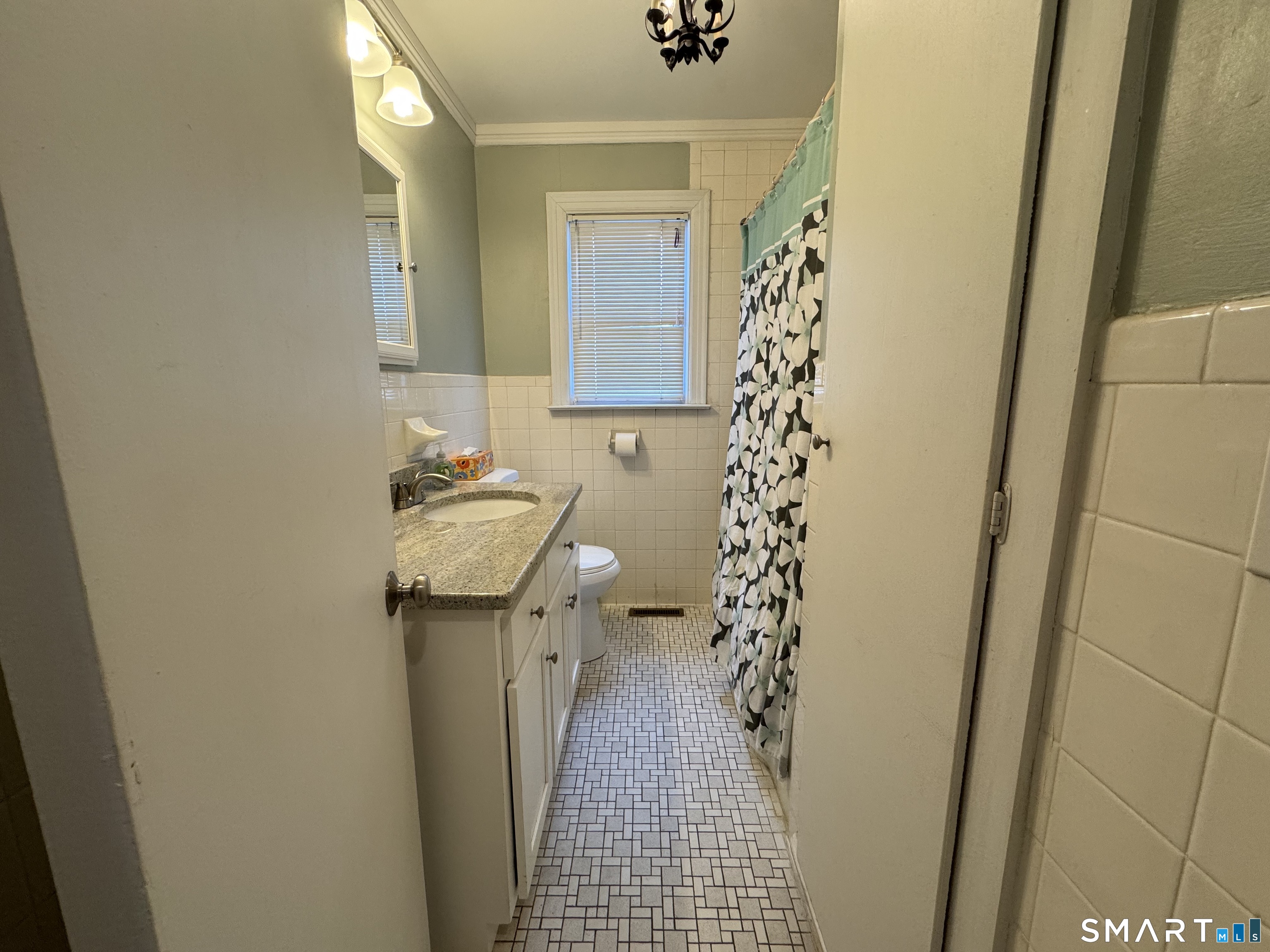 42 Parkway South New London CT 06320