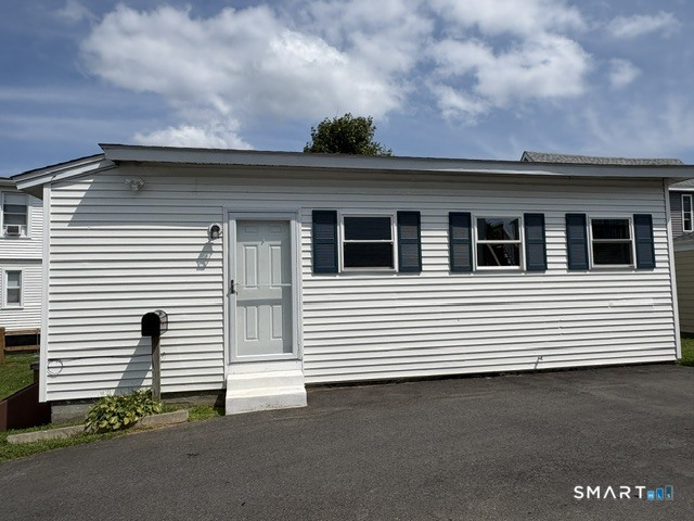 Milford CT, 138 Beach Avenue, Unit Rear