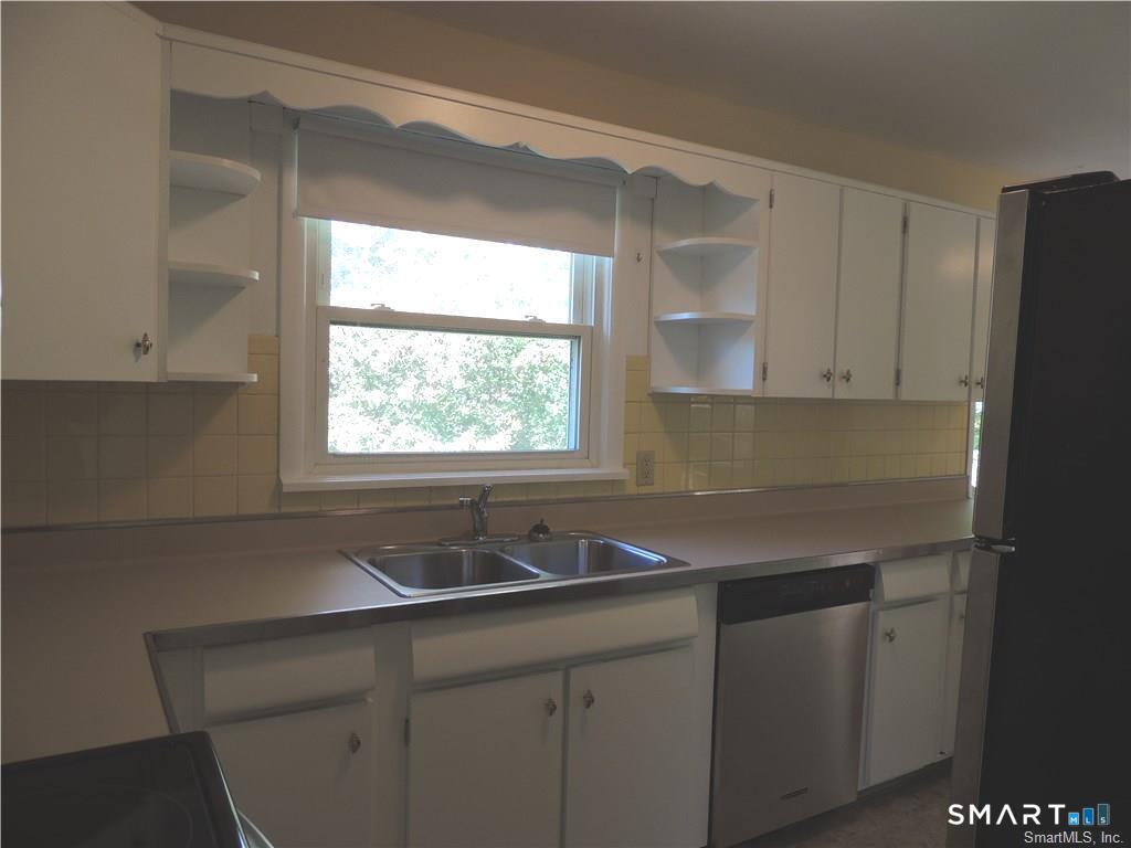 87 Hotchkiss Grove Road Branford CT 06405