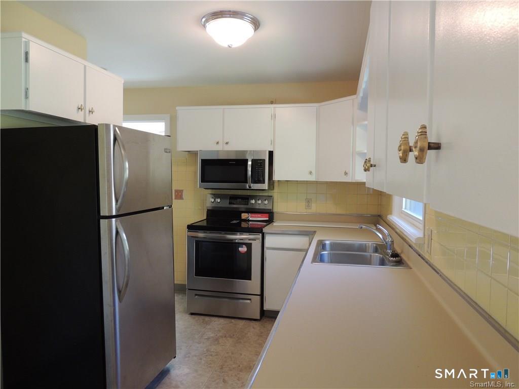 87 Hotchkiss Grove Road Branford CT 06405