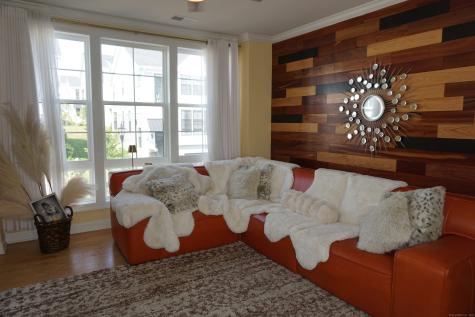 127 Brentwood Circle Danbury CT 06810