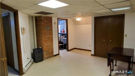 32 Fernridge Road West Hartford CT 06107