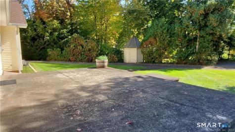 32 Fernridge Road West Hartford CT 06107