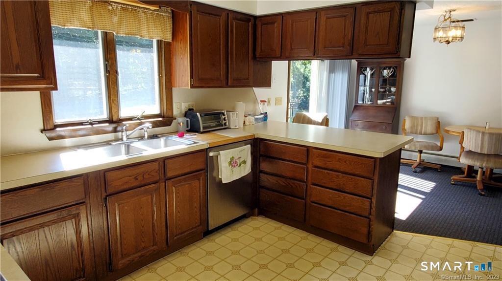 32 Fernridge Road West Hartford CT 06107