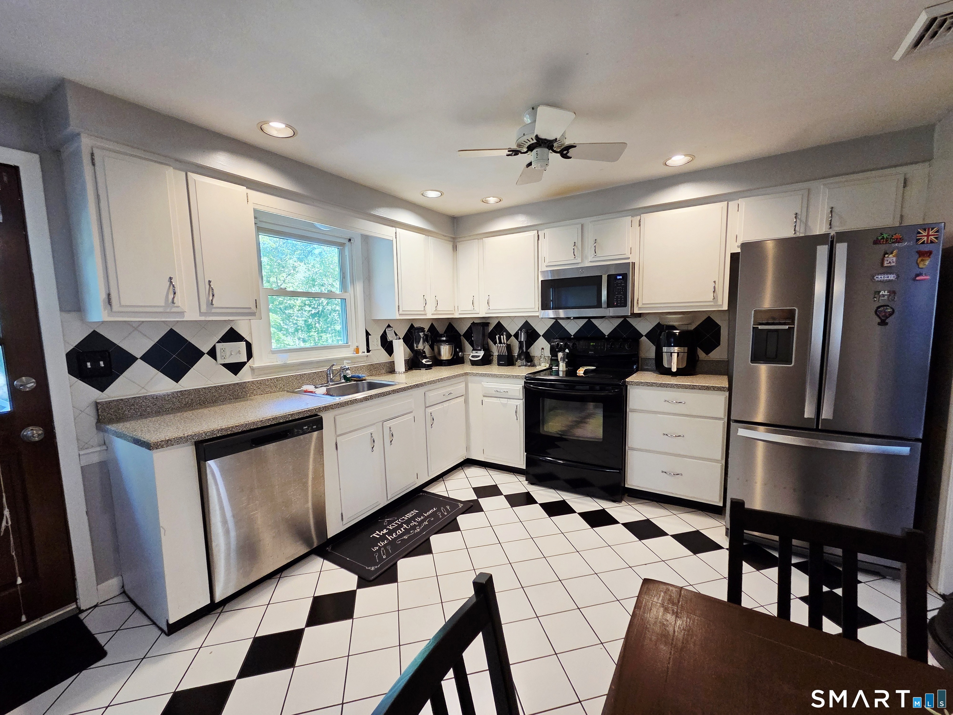 25 Sylvia Lane Windsor CT 06095