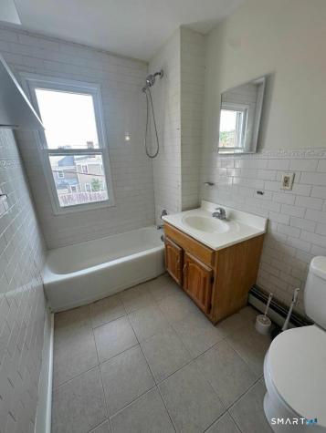 36 Truman Street New London CT 06320