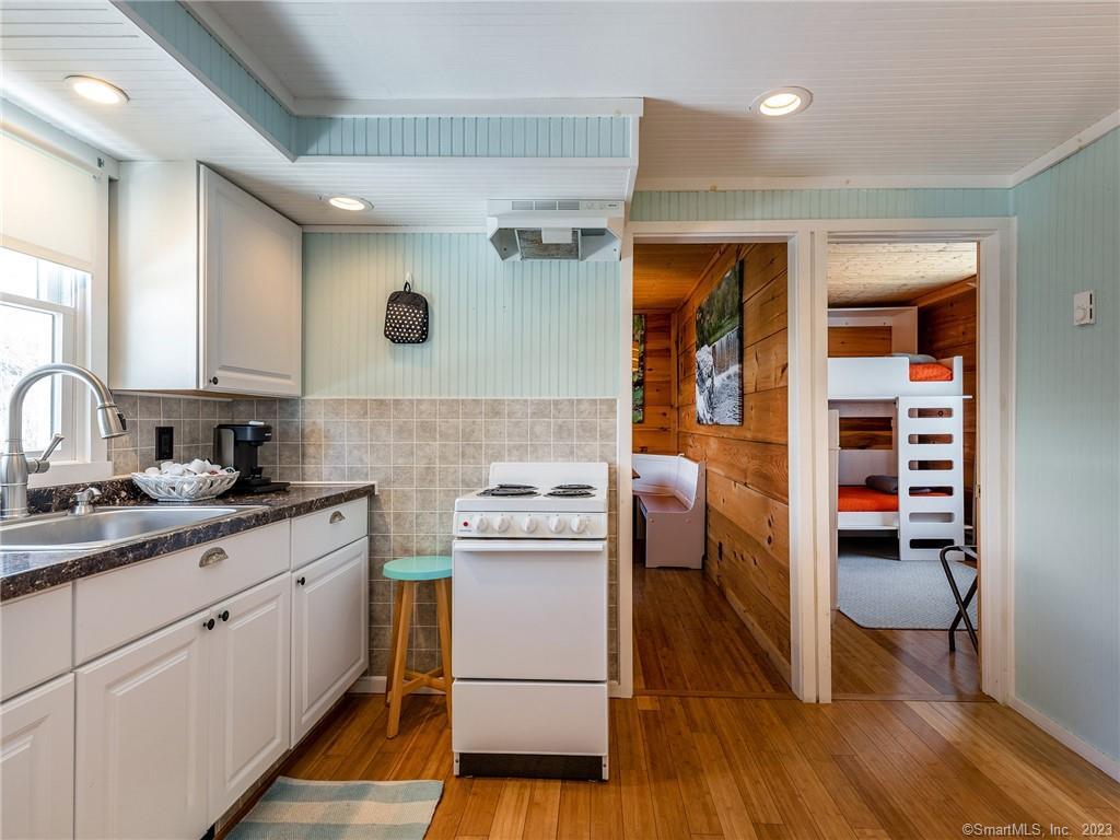 6 Brunetto Grove Morris CT 06763