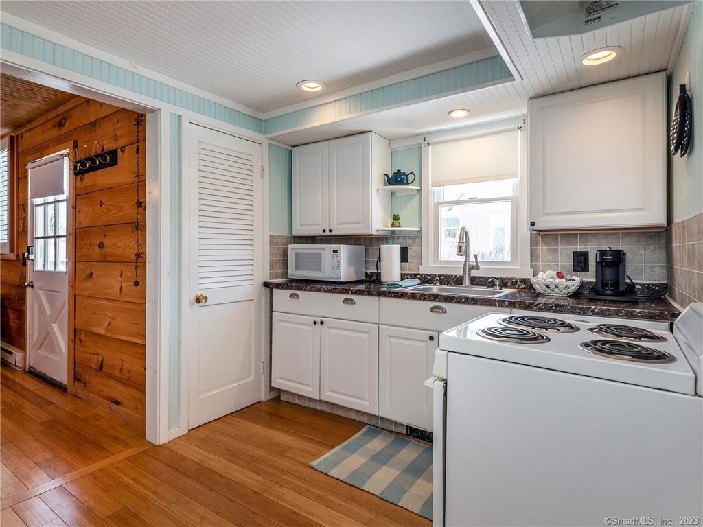 6 Brunetto Grove Morris CT 06763