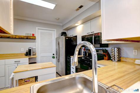 50 Greenview Lane Milford CT 06461