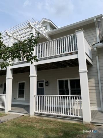 102 Edgewater Circle East Hampton CT 06424