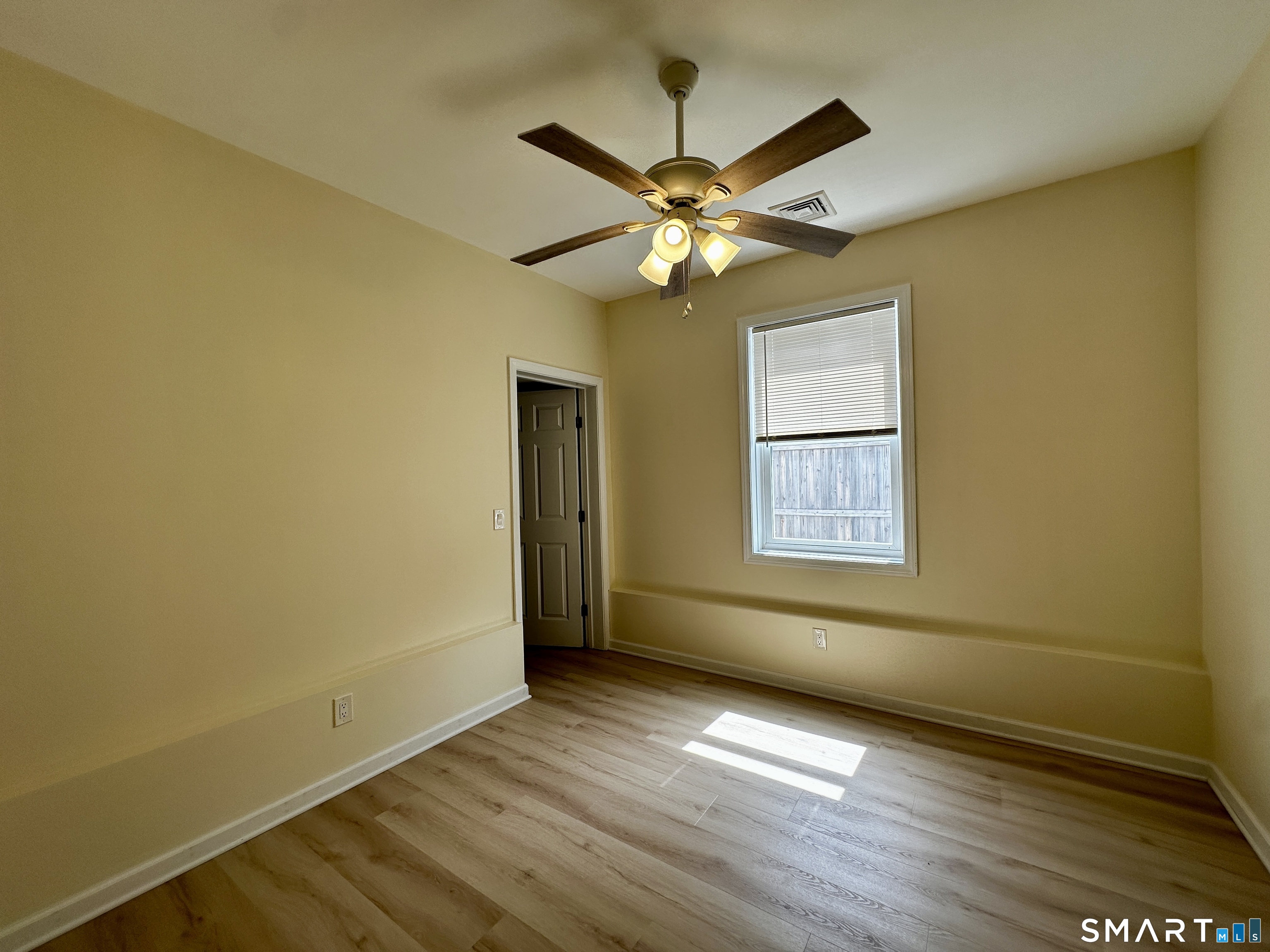 18 Graves Avenue Guilford CT 06437