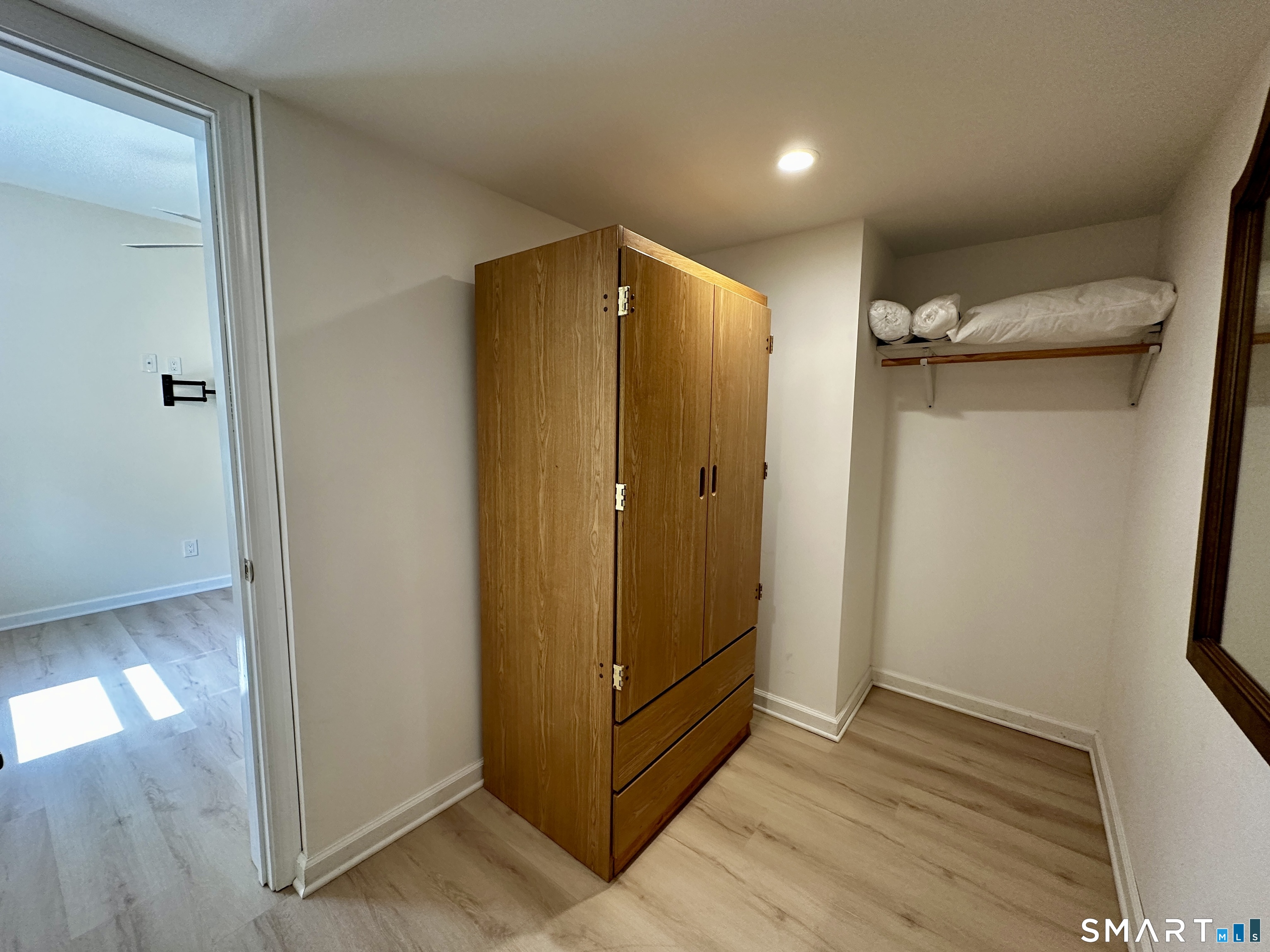 18 Graves Avenue Guilford CT 06437