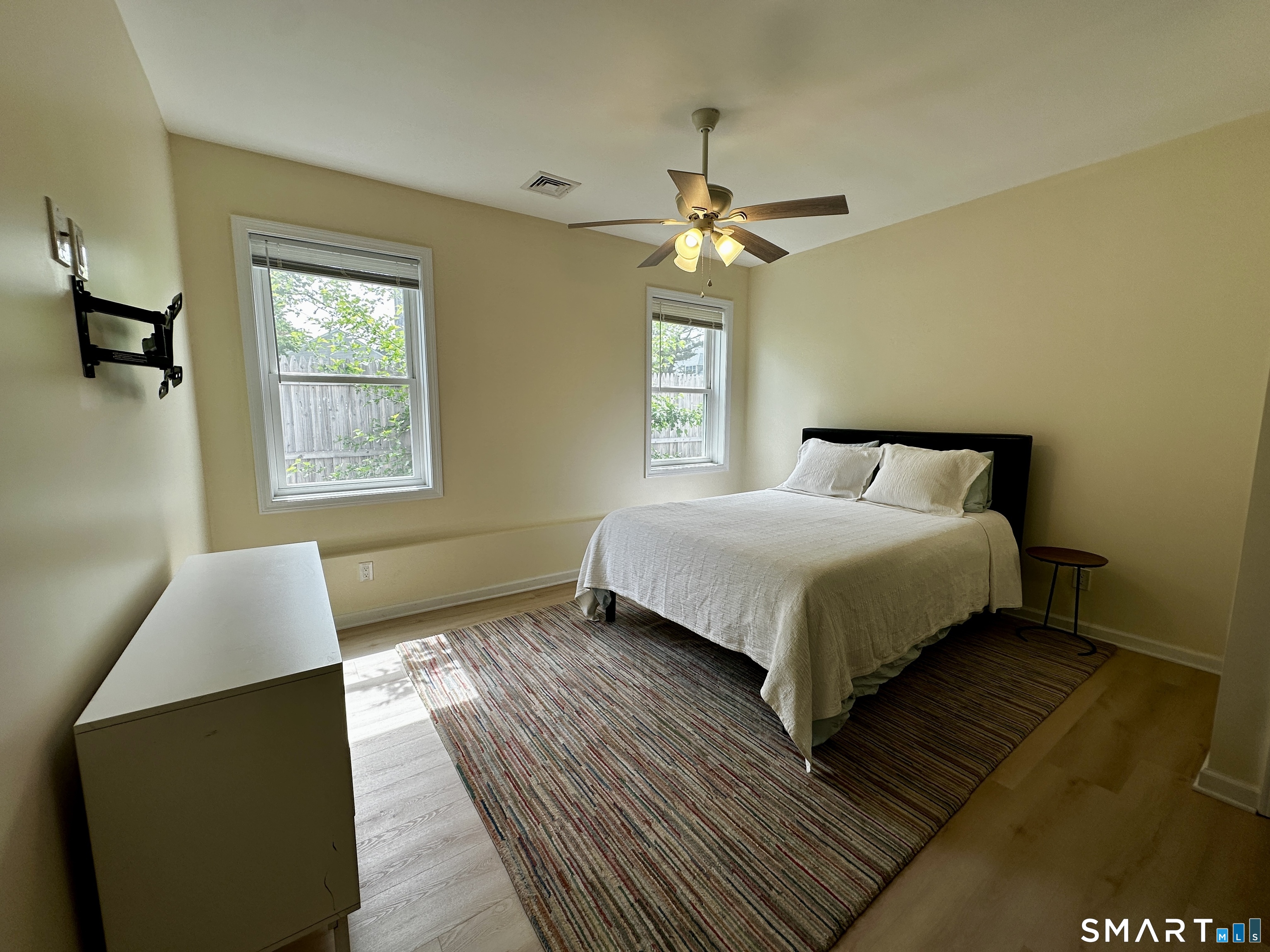 18 Graves Avenue Guilford CT 06437