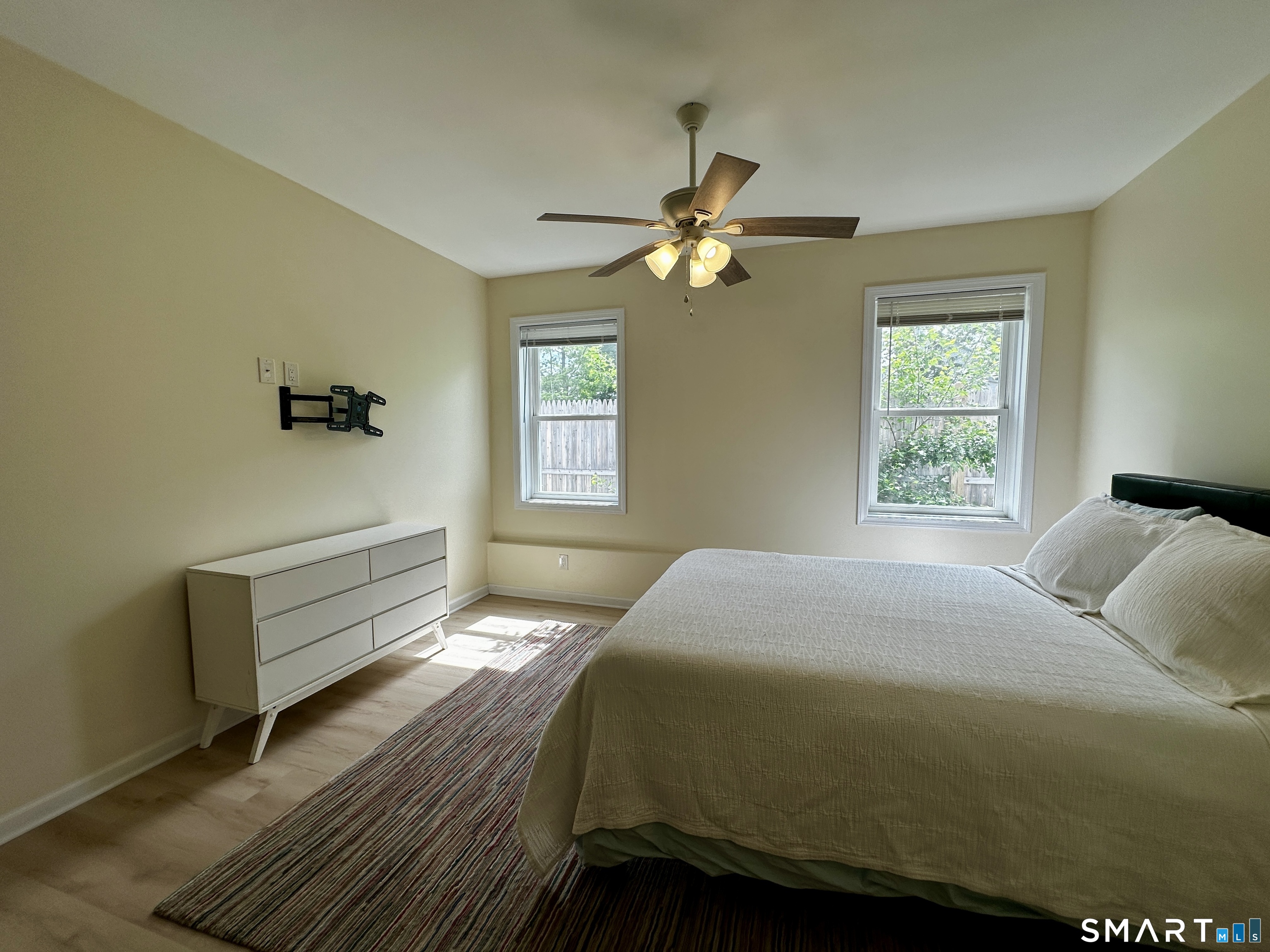18 Graves Avenue Guilford CT 06437