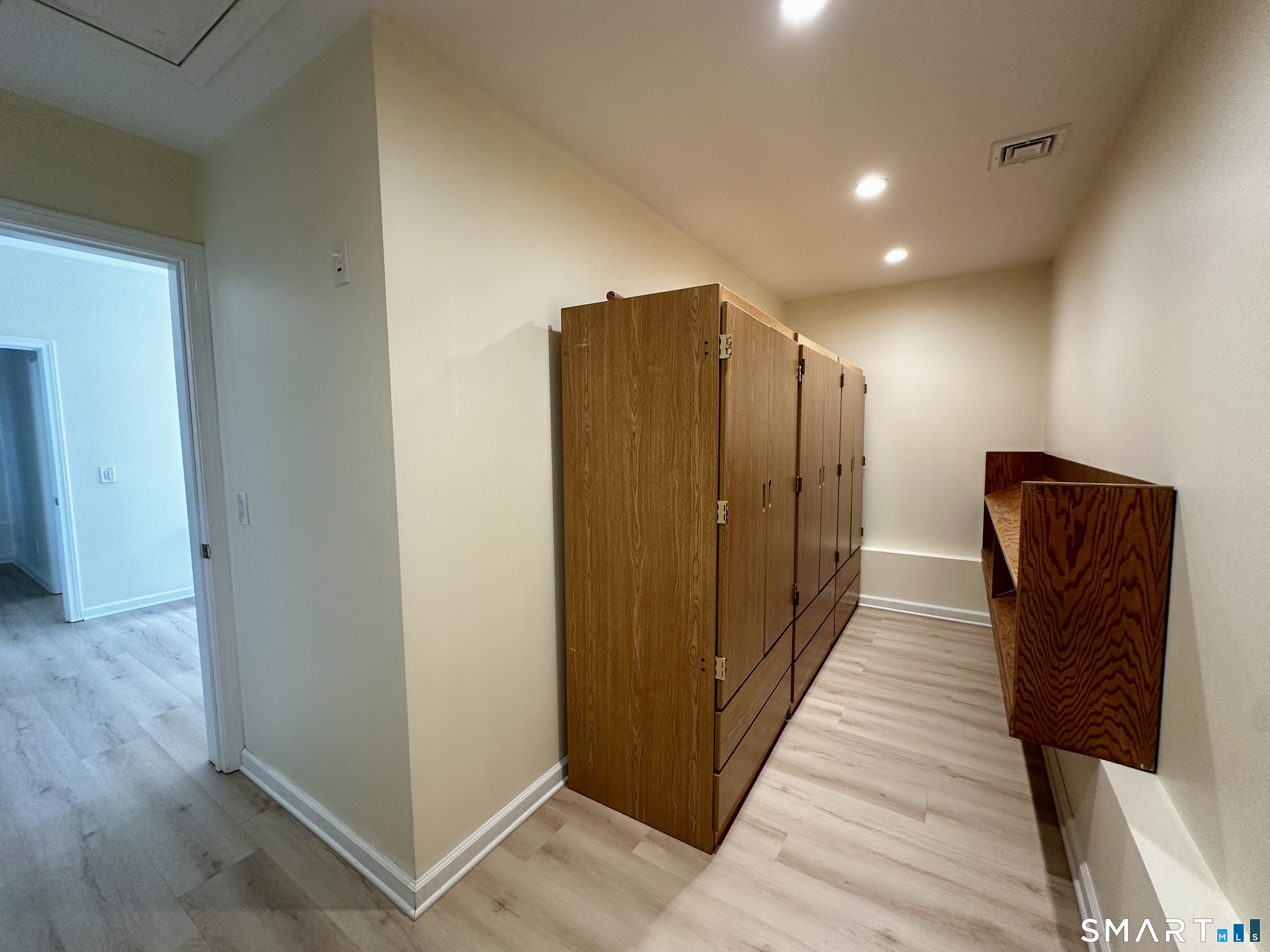 18 Graves Avenue Guilford CT 06437