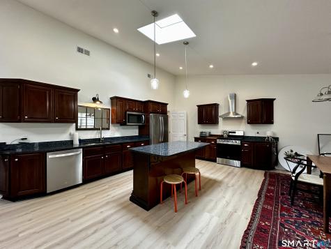 18 Graves Avenue Guilford CT 06437