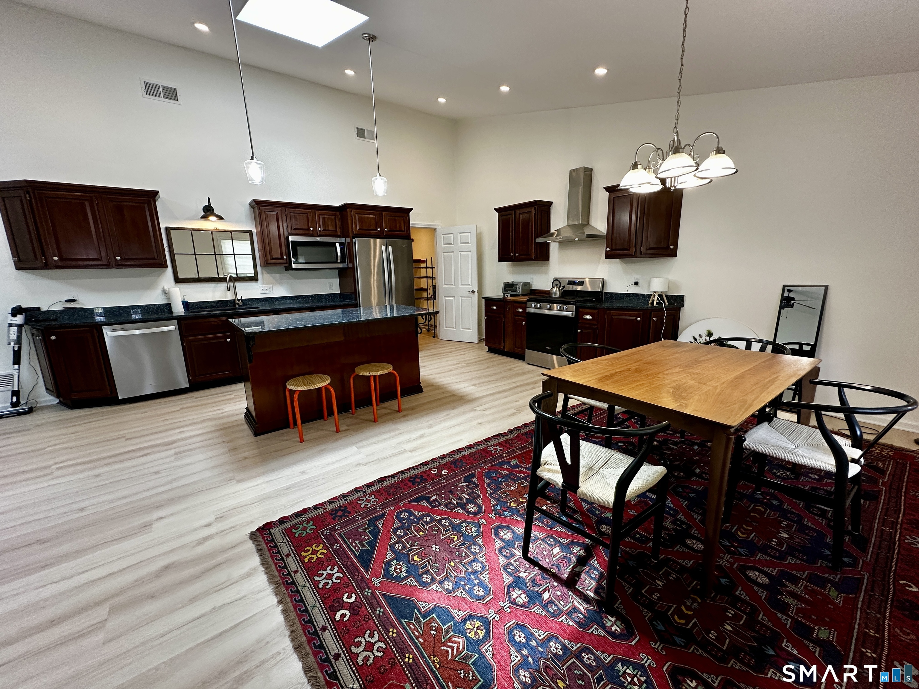 18 Graves Avenue Guilford CT 06437