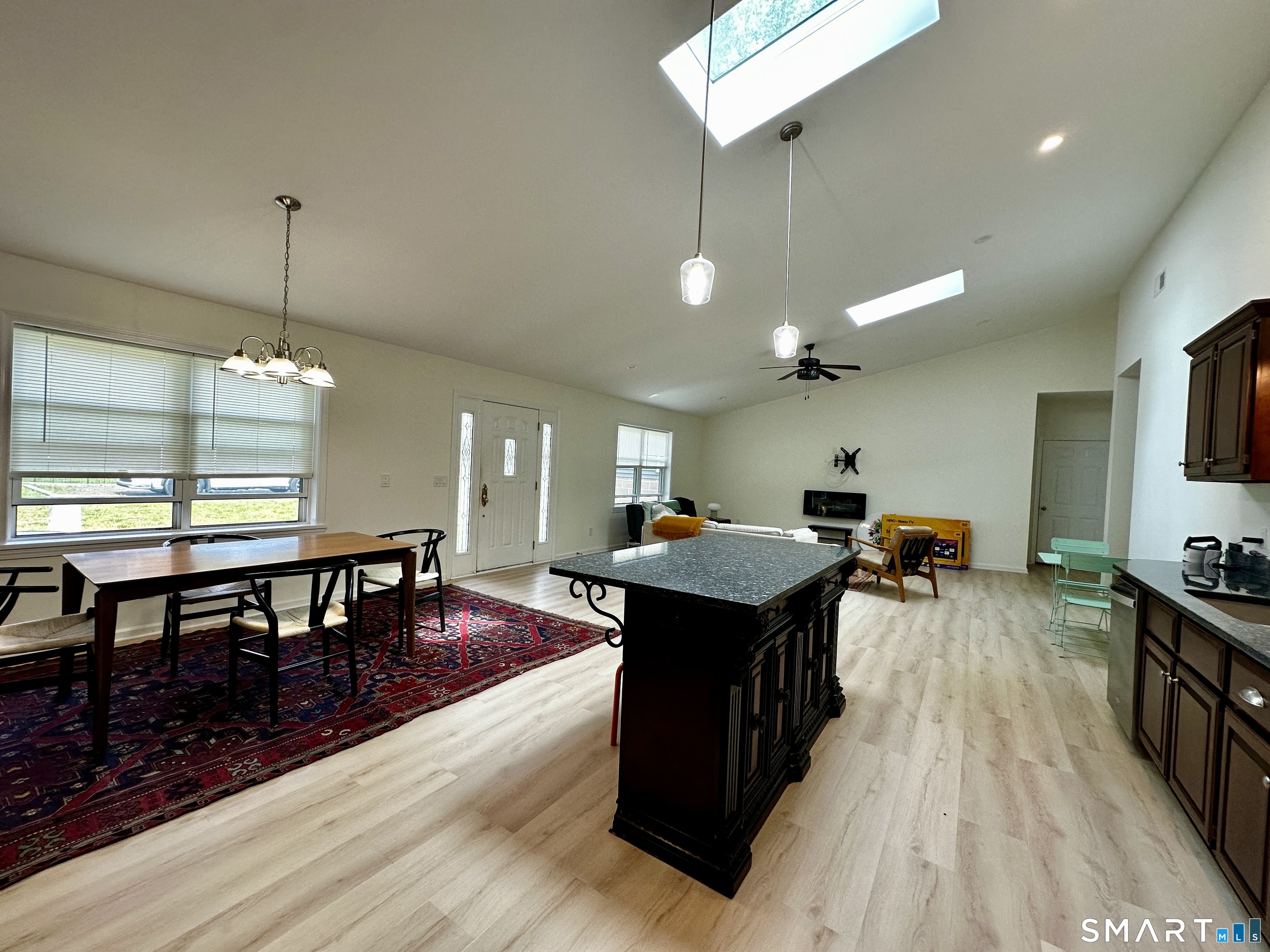 18 Graves Avenue Guilford CT 06437