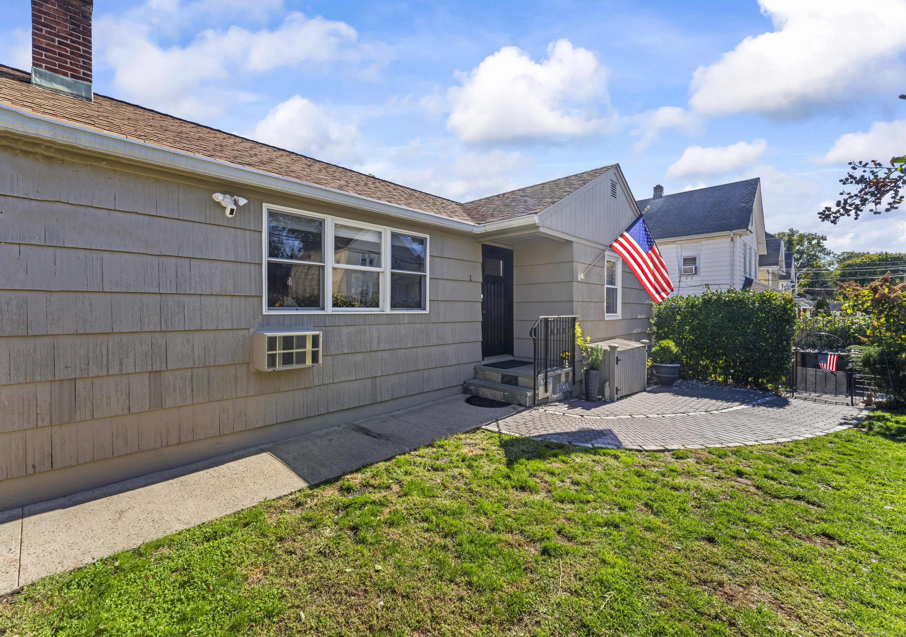 88 Dean Street Stamford CT 06902