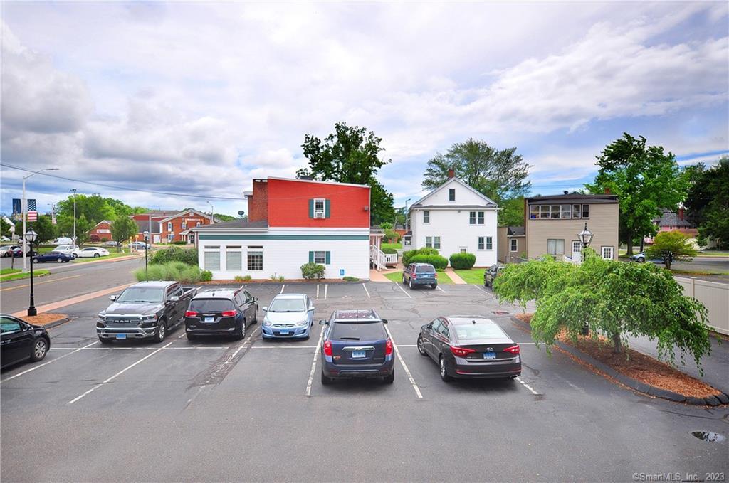 10 Poquonock Avenue Windsor CT 06095