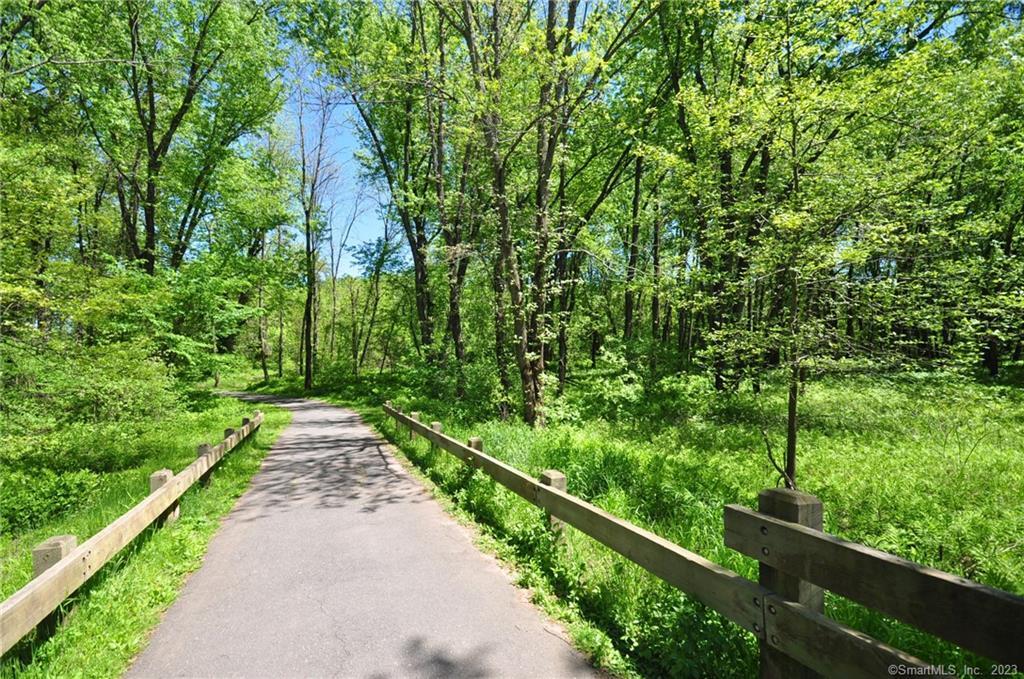 10 Poquonock Avenue Windsor CT 06095