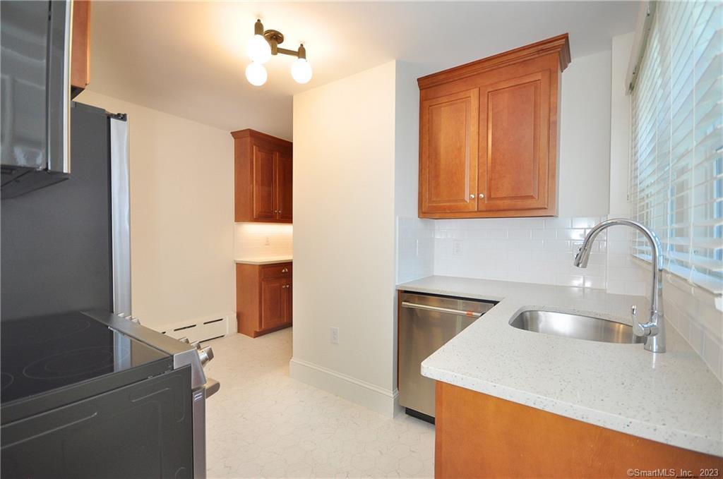 10 Poquonock Avenue Windsor CT 06095