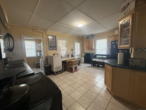 63 Ridge Street Manchester CT 06040