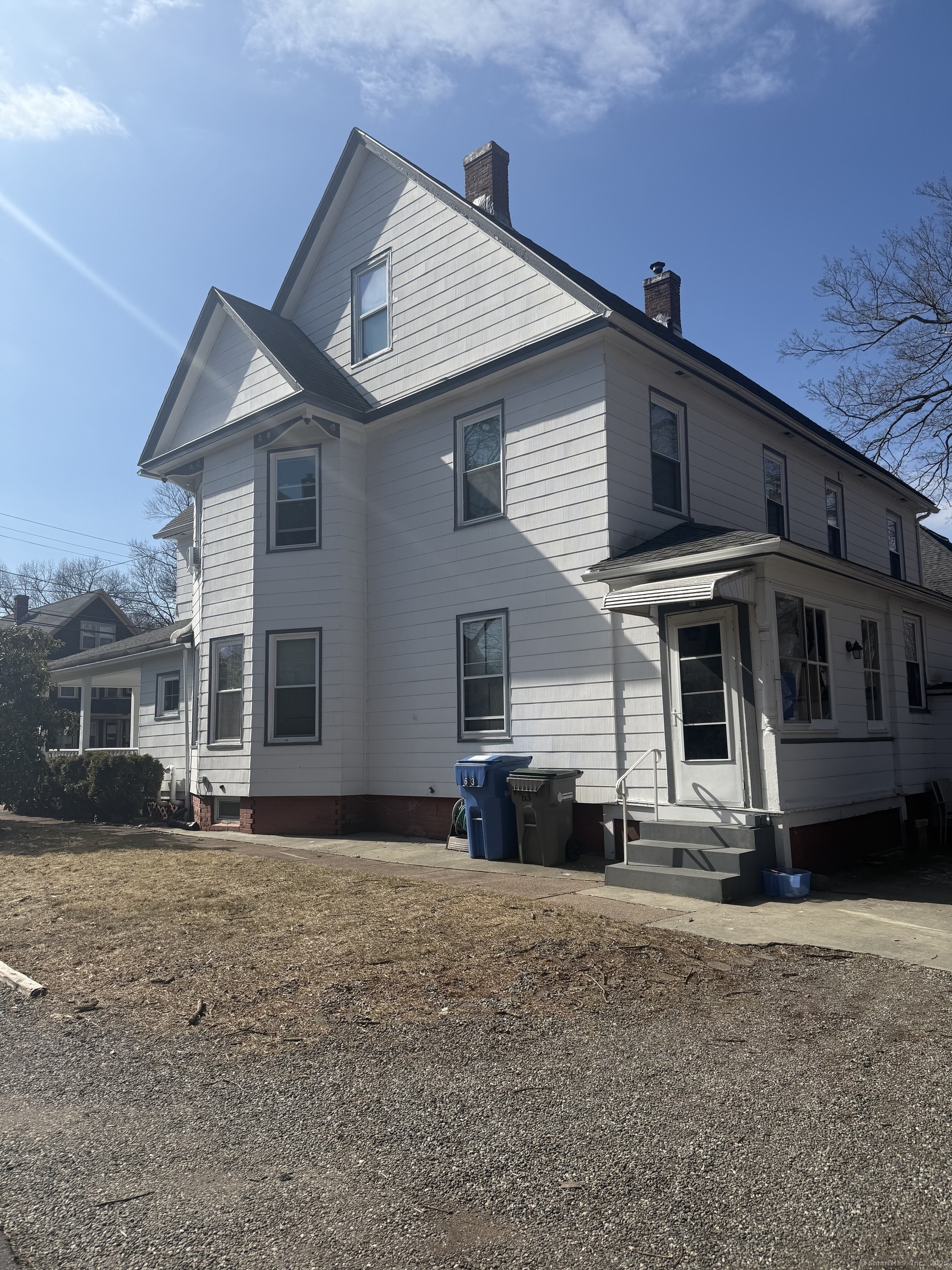 63 Ridge Street Manchester CT 06040