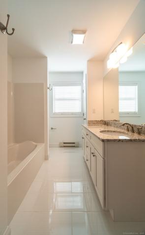 10 Fort Hill Road Groton CT 06340