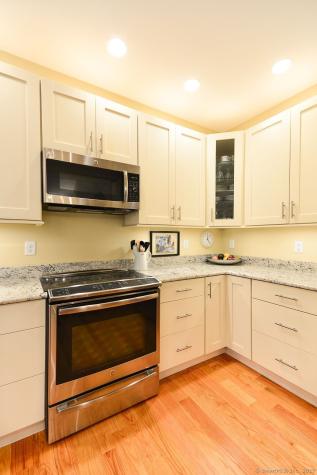 10 Fort Hill Road Groton CT 06340