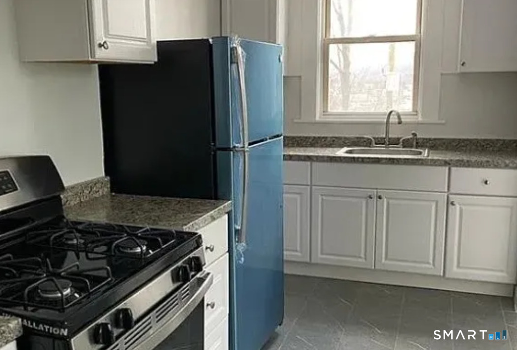 570-#3B Broad Street Meriden CT 06450