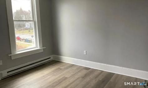 570-#3B Broad Street Meriden CT 06450