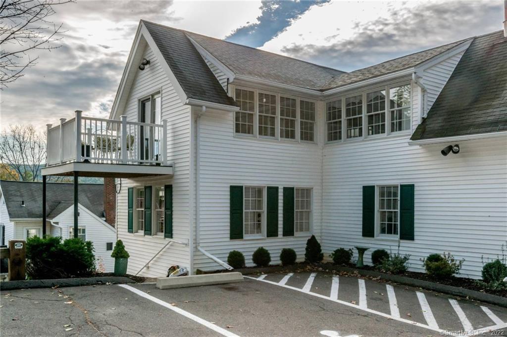 8 Plank Hill Road Simsbury CT 06070
