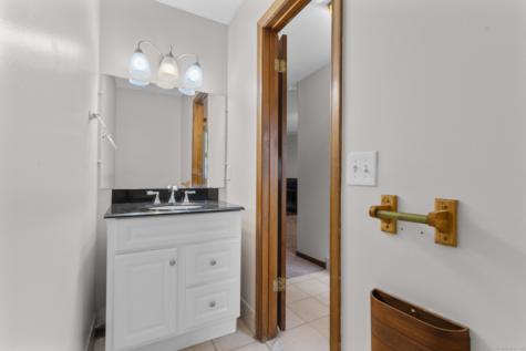 118 Hilltop Drive Simsbury CT 06089