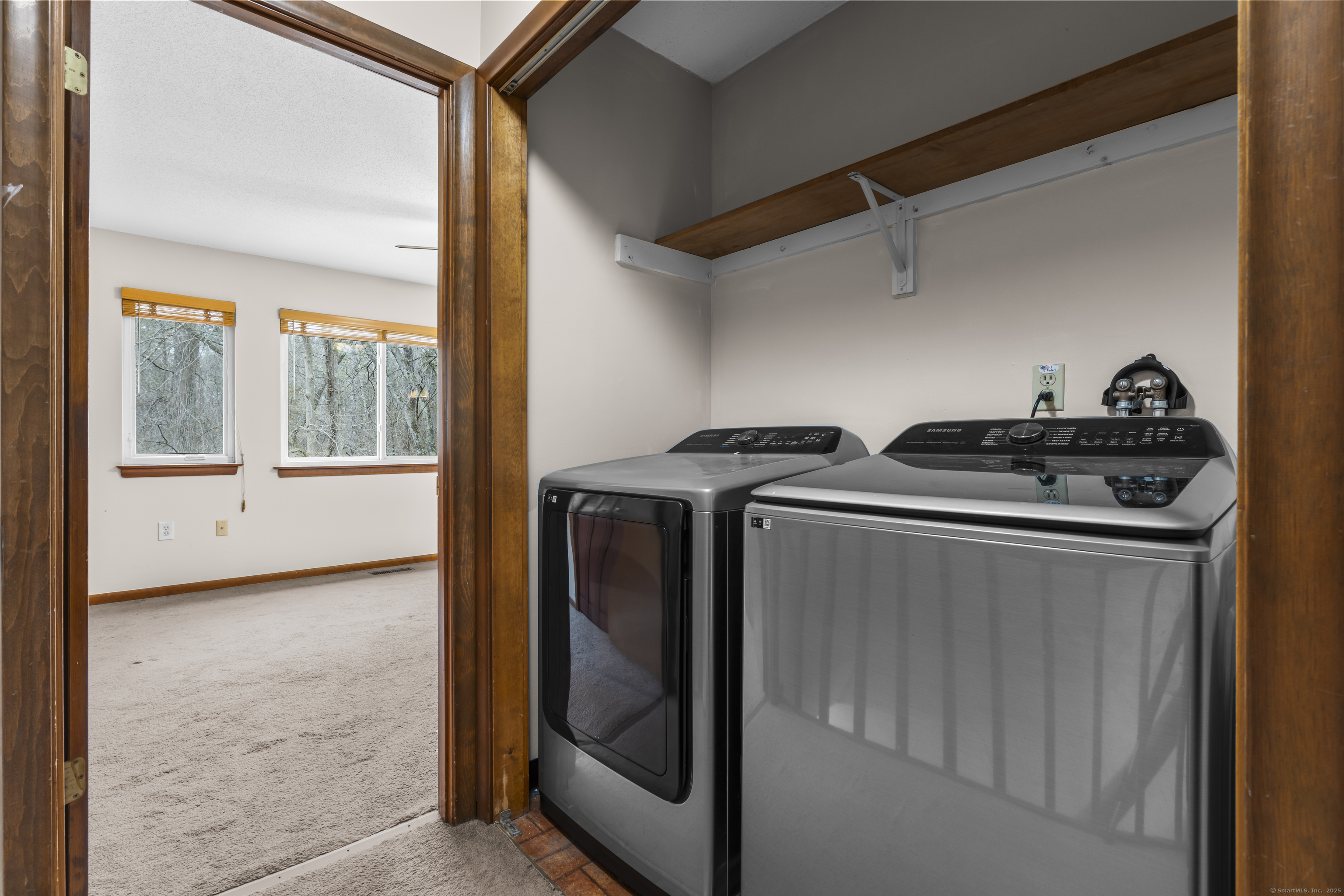 118 Hilltop Drive Simsbury CT 06089