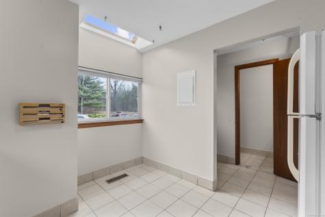 118 Hilltop Drive Simsbury CT 06089