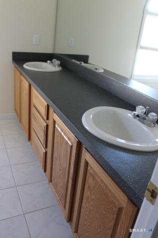 69 Dannys Way Wallingford CT 06492