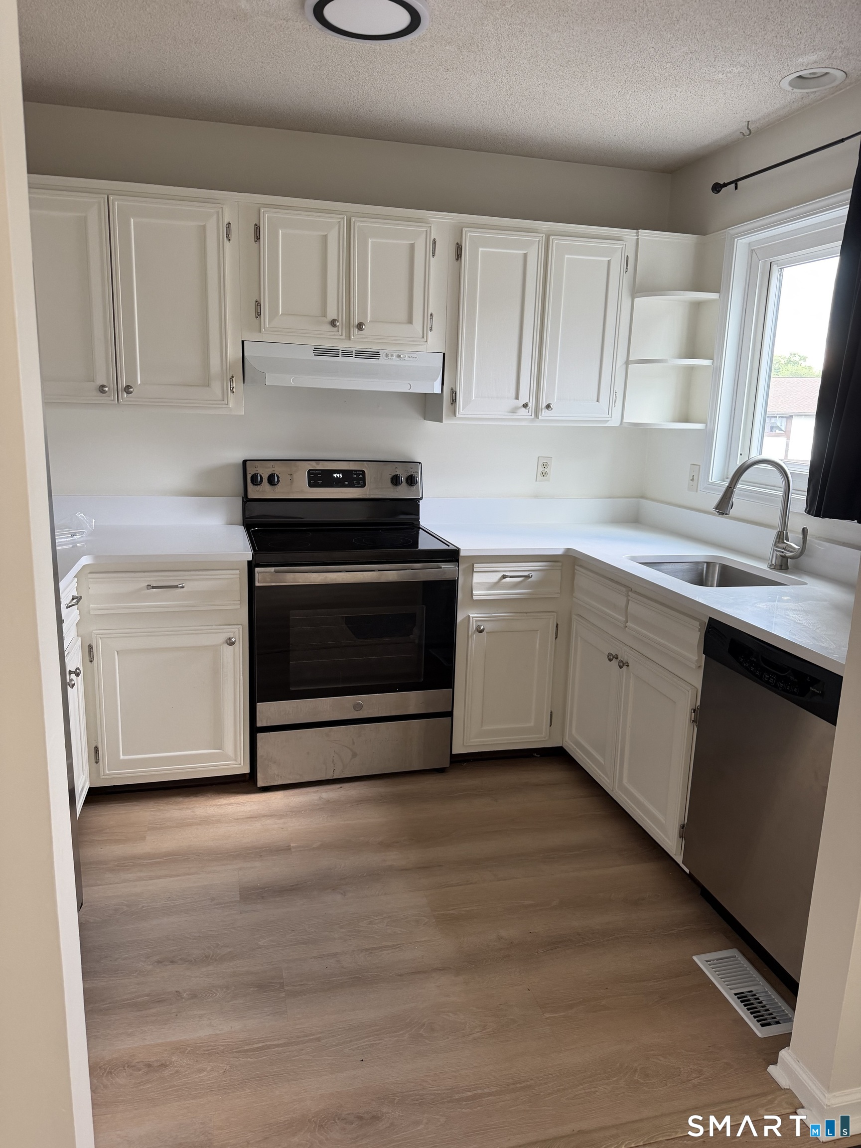 27 Crows Nest Lane Danbury CT 06810