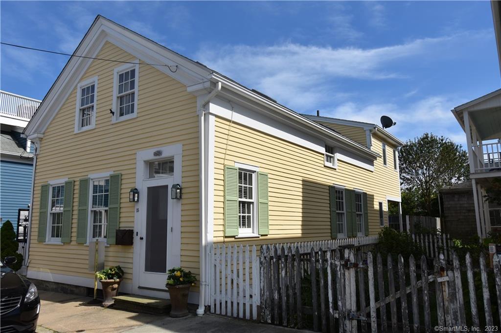 15 Trumbull Street Stonington CT 06378