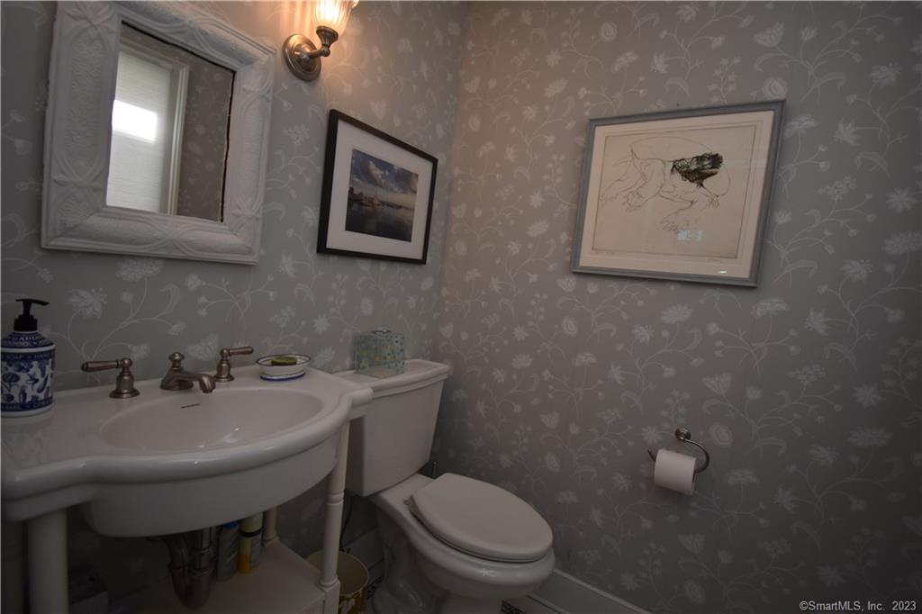 15 Trumbull Street Stonington CT 06378