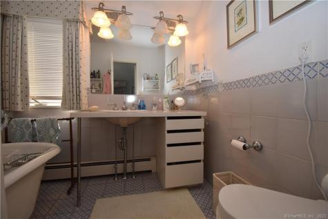 15 Trumbull Street Stonington CT 06378